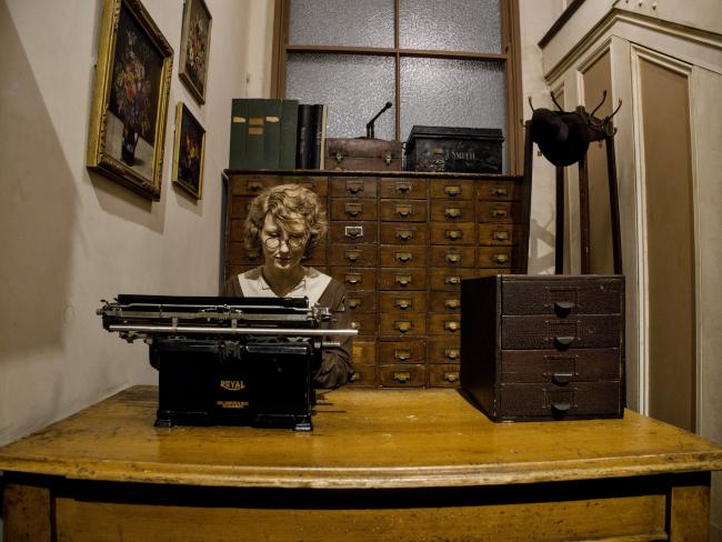 Receptionist.